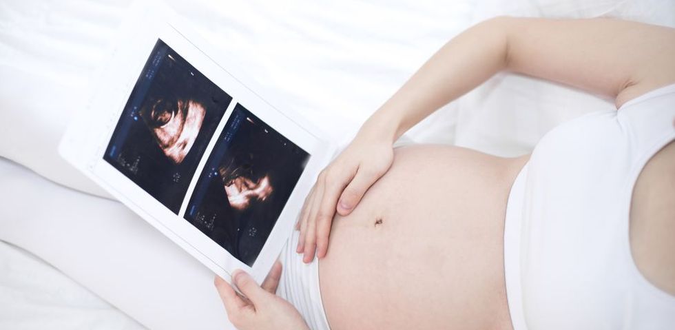 Pierderi de lichid amniotic: cauze, diagnostic, testare!